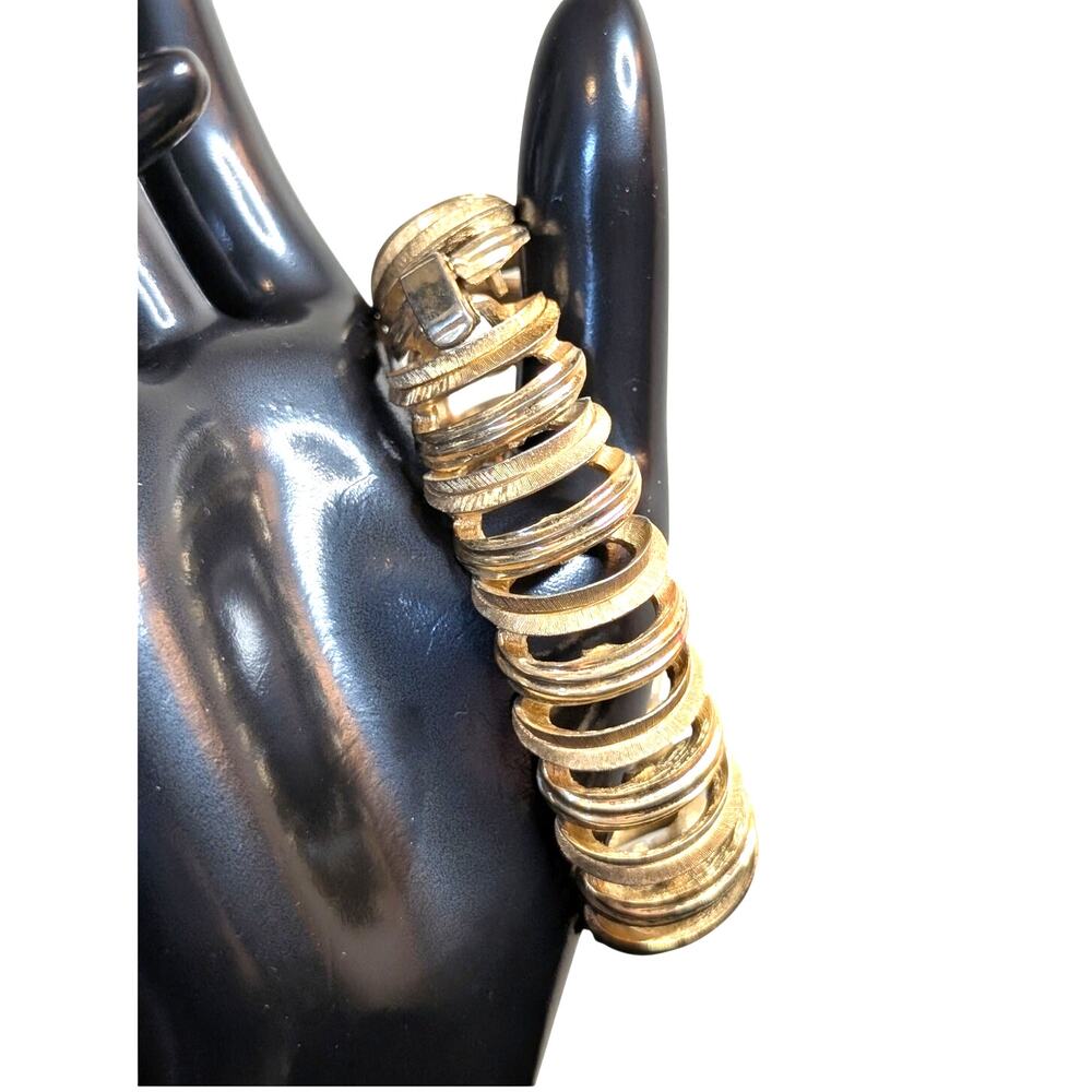 Vintage Signed CROWN TRIFARI Brushed & Polished Gold Tone Link Bracelet